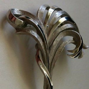 Trifari Vintage Big & Bold Bouquet Brooch N57